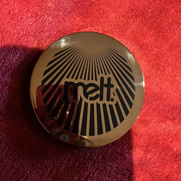 Melt cosmetics  Ultra matte bronzer Long beach - Picture 5 of 8